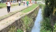 Córrego vira esgoto e agrava poluição fluvial em Simões Filho